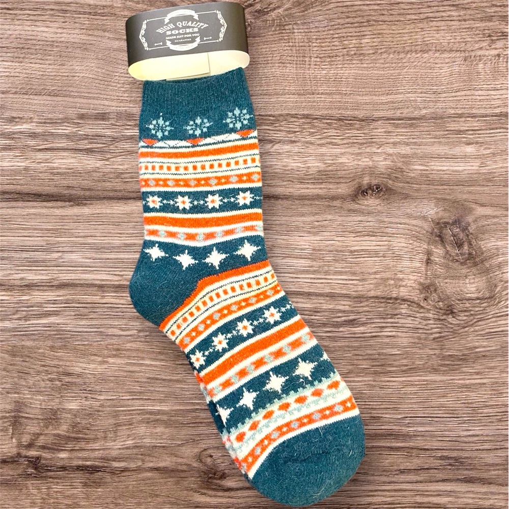Warmest, thickest winter socks in pine green NWOT